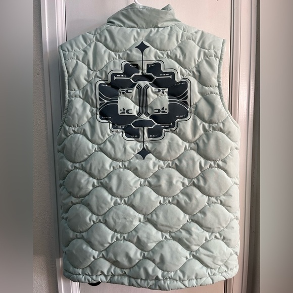 Destiny 2 Bungie Rewards Deep Stone Crypt Reversible Puffer Vest - Picture 3 of 11